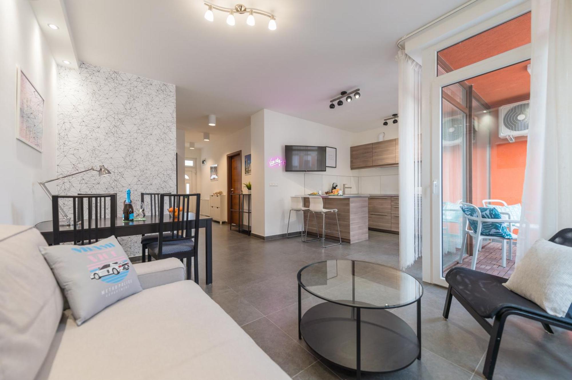 בודפשט Miami Vice Apartment With Balcony מראה חיצוני תמונה