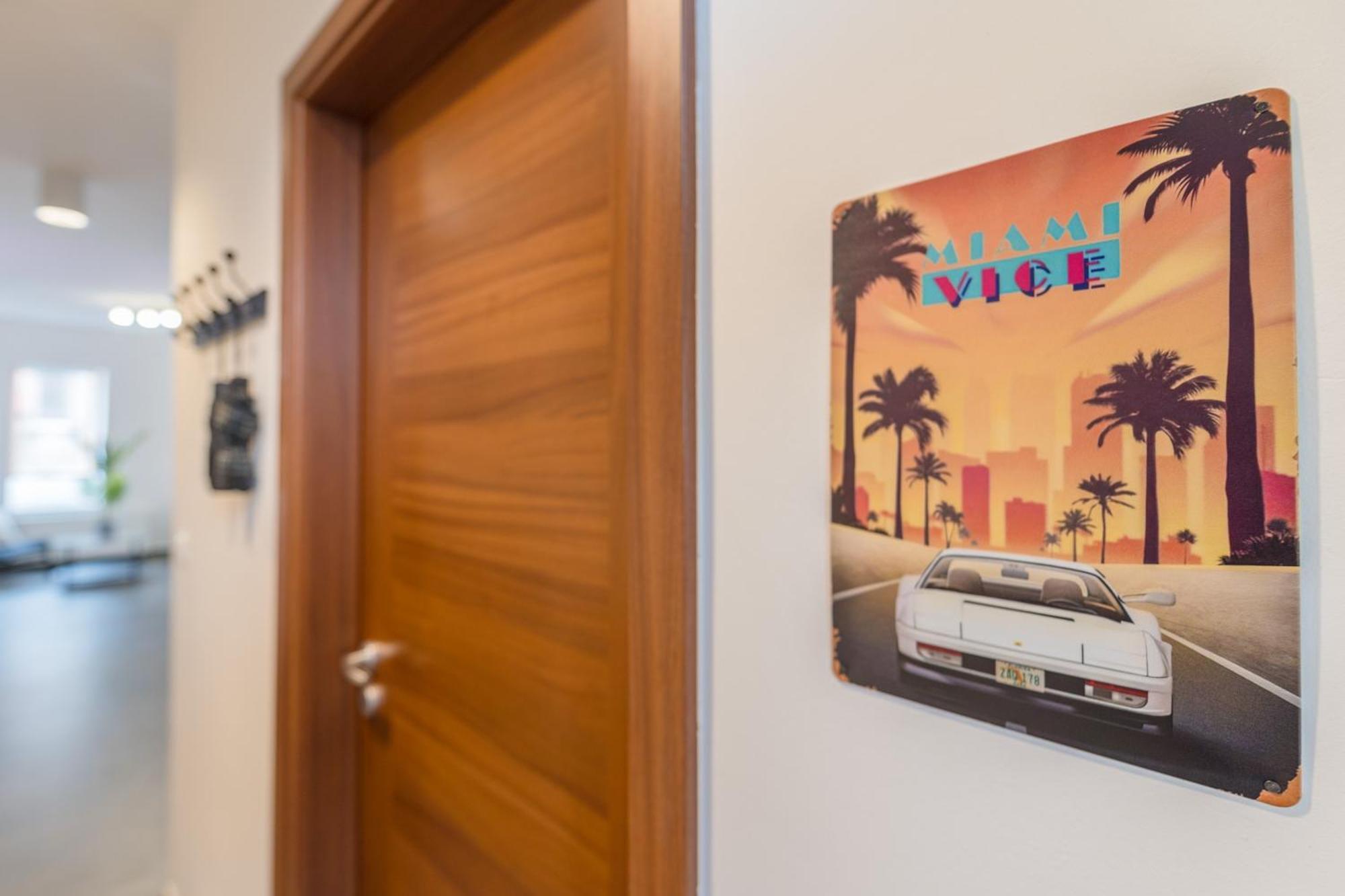 בודפשט Miami Vice Apartment With Balcony מראה חיצוני תמונה