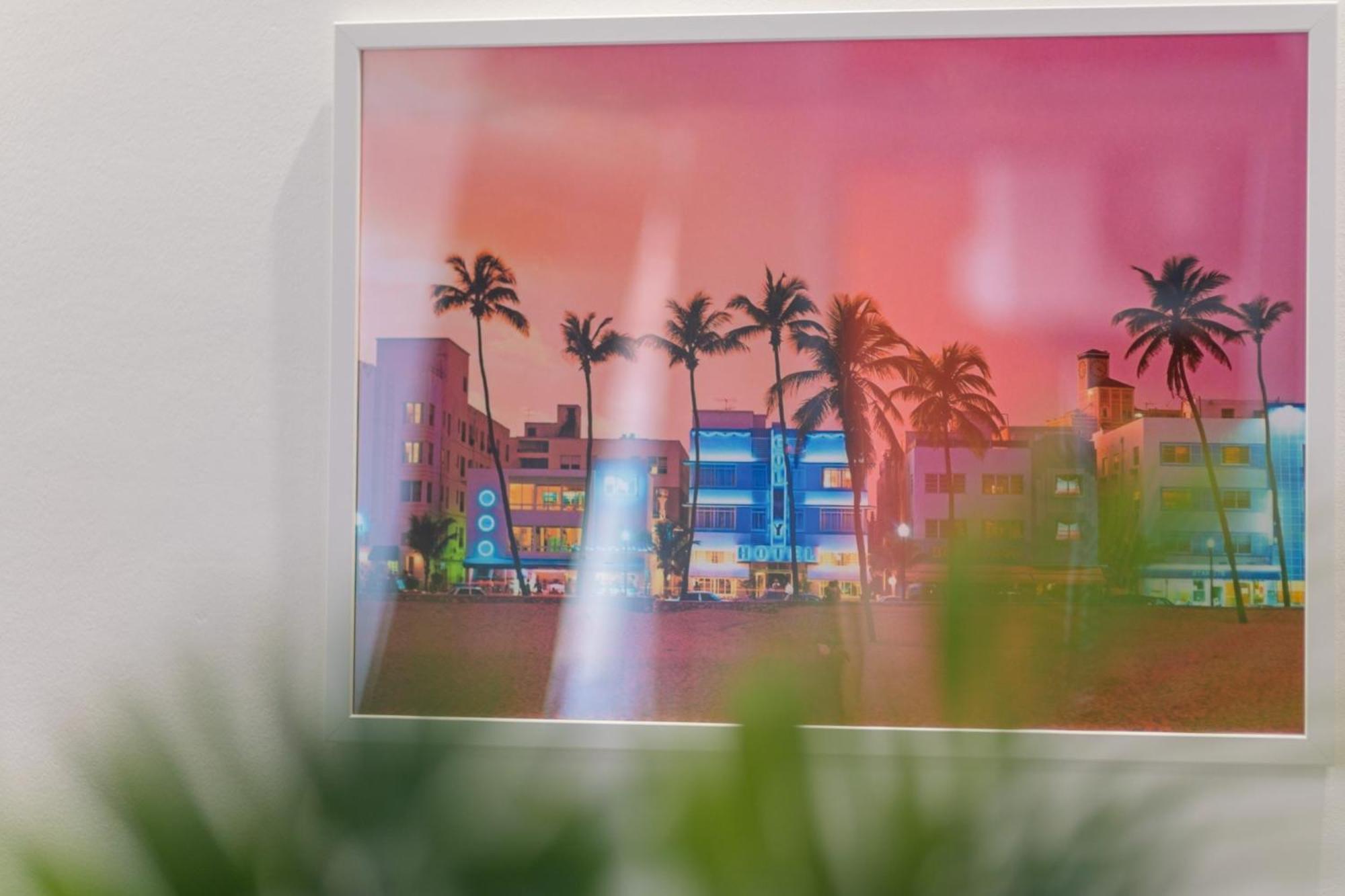 בודפשט Miami Vice Apartment With Balcony מראה חיצוני תמונה