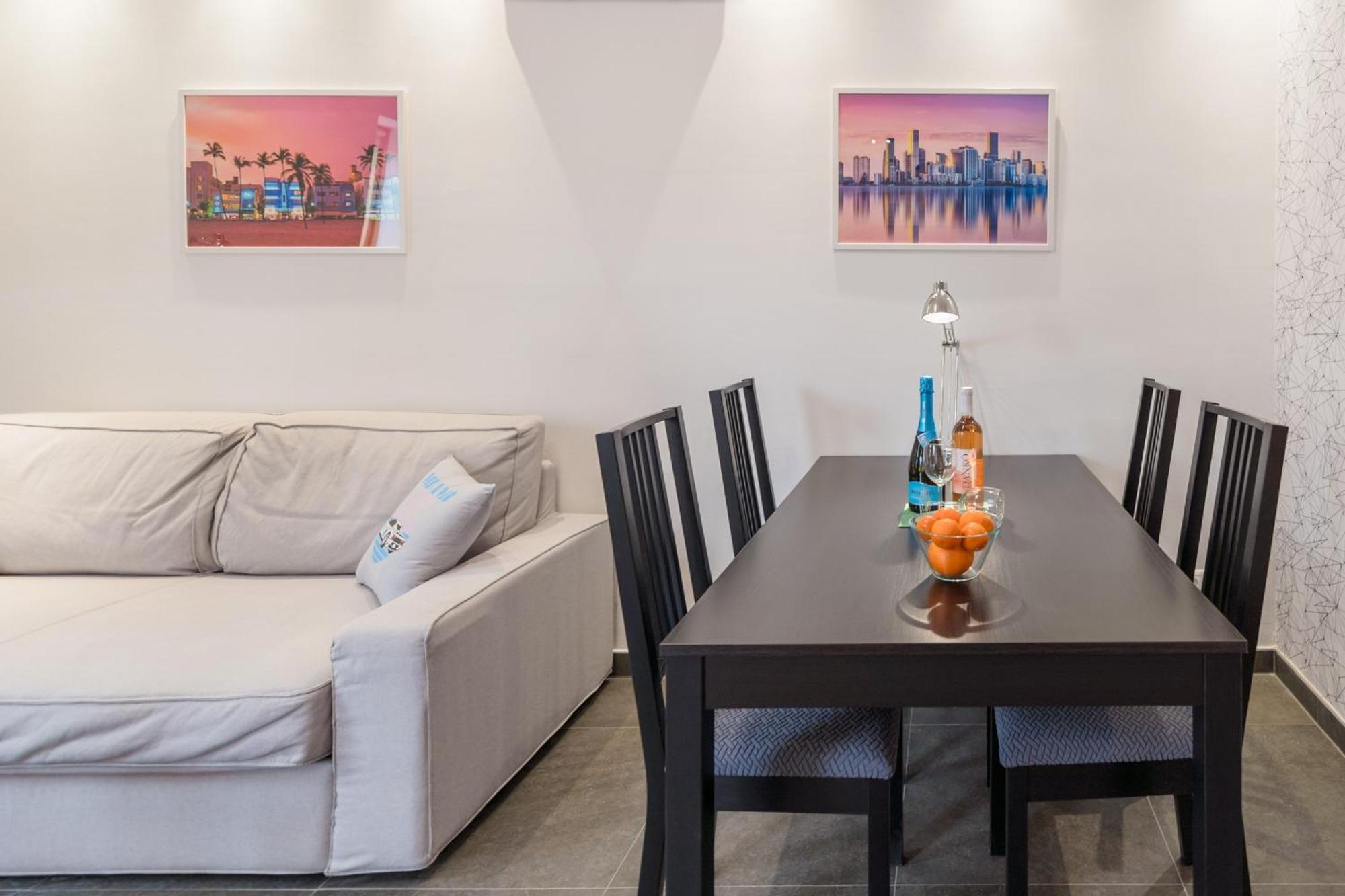 בודפשט Miami Vice Apartment With Balcony מראה חיצוני תמונה
